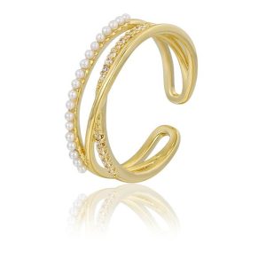 Ring utsmyckade med pärlor